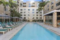 Spacious 2bedroom in Hollywood with Parking Gym Pool - B&B Los Angeles