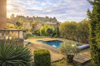 Le Clos Saint Jean, vue Cité, piscine et parking - B&B Carcasona