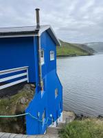 Seglhúsið Oceanfront Apt Balcony Views - B&B Vestmanna