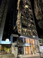 Apartamento de lujo en La Carolina, piso alto con jacuzzi y piscina - B&B Quito