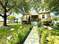 Cozy & Comfy Bright 3 Bedroom Home - Bed and Breakfast Riverdale Park