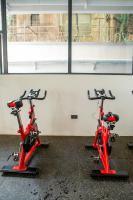 Executive Suite 1BR in Kilimani WIFI, Netflix,Free Parking, Equipped GYM, CITY VIEWS - Chambres d'hôtes Nairobi