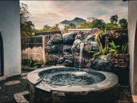 Batur Valley With Natural Hotspring - B&B Penelokan