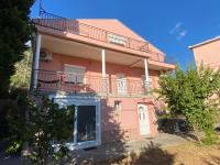 Pink Holiday House Sutomore - Chambres d'hôtes Zankovići