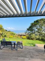Maison vue mer et plage à pieds - B&B Plomodiern
