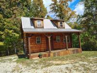 The Hampton - An Amish Built Deluxe Log Cabin - Bed and Breakfast Genoa