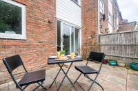 Lovely and spacious 4 bedroom house with free parking in Burgess Hill - Chambres d'hôtes Burgess Hill