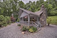 Fireplace, Rocking Chairs Fire Pit, hiking trails - Bed and Breakfast Bryson City