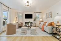 Renovated & Spacious 2BR Downtown Retreat 2 Minutes to FUSE District Pet Friendly Free Parking - B&B Gastonia