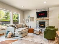 Rainier Spa Cabin 7 Minutes to Park - B&B Ashford