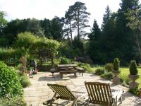 Victorian Country House with large garden - B&B Liss