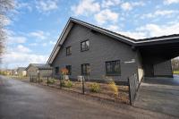 Franks Ferienhaus am See I Privatsteg I Tretboot I Spieletage I Gartensauna l Ruhe I Natur I Angeln I luxuriös & großzügig bis zu 10 Personen - B&B Twist