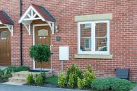 Stylish Innsworth home with garden & parking - B&B Down Hatherley