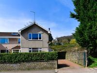 Castell Coch Retreat 5BR House with Garden & Free Parking - Chambres d'hôtes Taff's Well