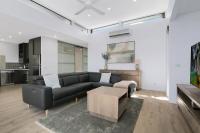 Ebden Lake House- Laid-back Luxury with Lake Views - B&B Ebden
