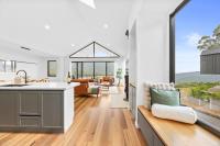 The Pinnacle - Sleeps 10 - Merrijig - Bed and Breakfast Merrijig