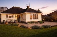 Big Group Bungalow, Sleeps 9, Perfect for Families - B&B Sturminster Newton