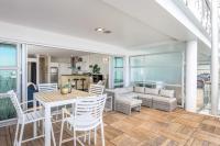 Spacious One Bedroom with EPIC Location with Views - B&B Auckland