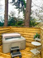 Boann 5 - Hot Tub-Hunting Tower Lodges-Luxury-Families-Romantic - B&B Perth