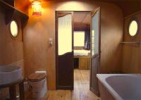 Les Roulottes de la Gare - Bed and Breakfast Guillon