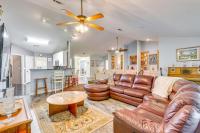 Near Beach • Covered Patio • FirePit+Grill • Yard - Chambres d'hôtes Navarre