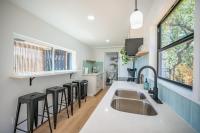 Contained in Gruene! Hot Tub! - B&B New Braunfels