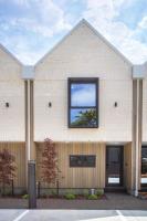 Sunny Colombo St stay reserved Parking King beds - B&B Christchurch