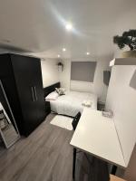 Quiet Kings Cross flat Steps from the Station - Bed and Breakfast Londen