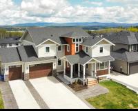 Stylish Open Cozy & Contemporary Living Space - B&B Prince George