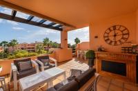 Appartement face mer avec accès au padel privé belle terrasse et grande piscine - Chambres d'hôtes Casares