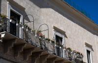 Palazzo Petta Charming Suites - B&B Trani