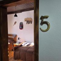 Kleines Zweibettzimmer