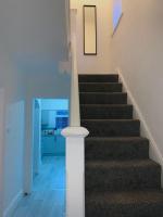 Modern 3-BR Home on Edge of City Center With Free Parking - B&B Manchester