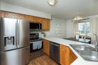 Spacious 4 Bed 2-5 BA Modern Home - B&B Altoona