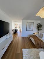 Sunset Coast Retreat - Walk to beach - Free Parking - B&B Perth