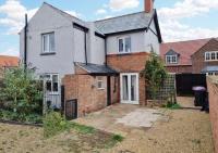 Charming 3-Bed Home in Quaint Lincolnshire Village - Ferienwohnung Helpringham