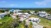Casa Blue Laguna II |"Tropical Escape with Ocean Views I Steps to Bio Bay & Seven Seas I Guest Discounts on Boat Tours" - B&B Fajardo