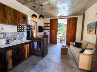 Macaco Molhado Beach House em Imbassaí - 4 suites - Bed and Breakfast Mata de São João