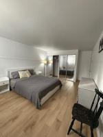 Cozy fully-furnished appartement in St-Rose Laval - Chambres d'hôtes Laval