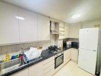 Camera Quadrupla Economy