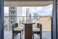 The Official Mercury Suites A 2BR Luxury Apt with WiFi - Chambres d’hôtes San Ġiljan