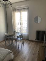 Studio 25m2 avec parking et balcon centre ville - B&B Aix-les-Bains
