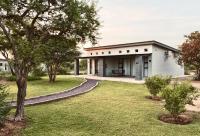 Symponia Guesthouse - B&B Ghanzi