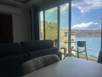 Luxurious One-Bedroom Apartment with Sea Views - Ferienwohnung St Paul's Bay