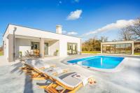Villa Lux Ivory - Bed and Breakfast Raša