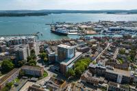 A Wave From It All - Extensive Harbour Views from Wrap-Around Balcony - B&B Poole