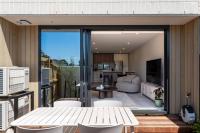 Brand New City Townhouse with Free Parking - Chambres d'hôtes Christchurch