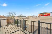 Spacious 2BR Apt with Balcony only 15 Min Bus to Manhattan - B&B Jersey City