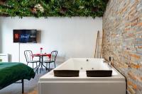 Le Qube Tropical by Prestige Home Living - balnéo 2 places & terrasse - Montdidier - Chambres d'hôtes Montdidier