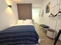 202 Urban Studio Kitchenette & Private Bathroom - B&B Madrid